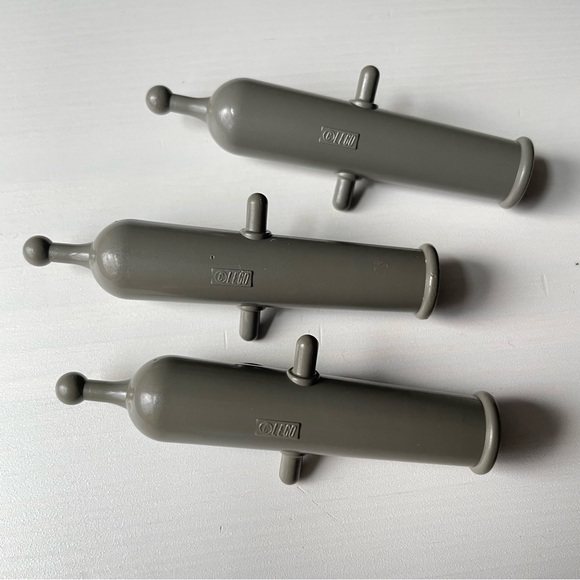 LEGO Vintage Weapon Cannon Non Shooting 518 and Cannon Base 2527 w Munitions - Picture 5 of 9
